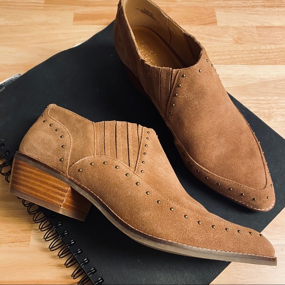 SCOOT! 🐌 Crown Vintage Kavita Suede Bootie